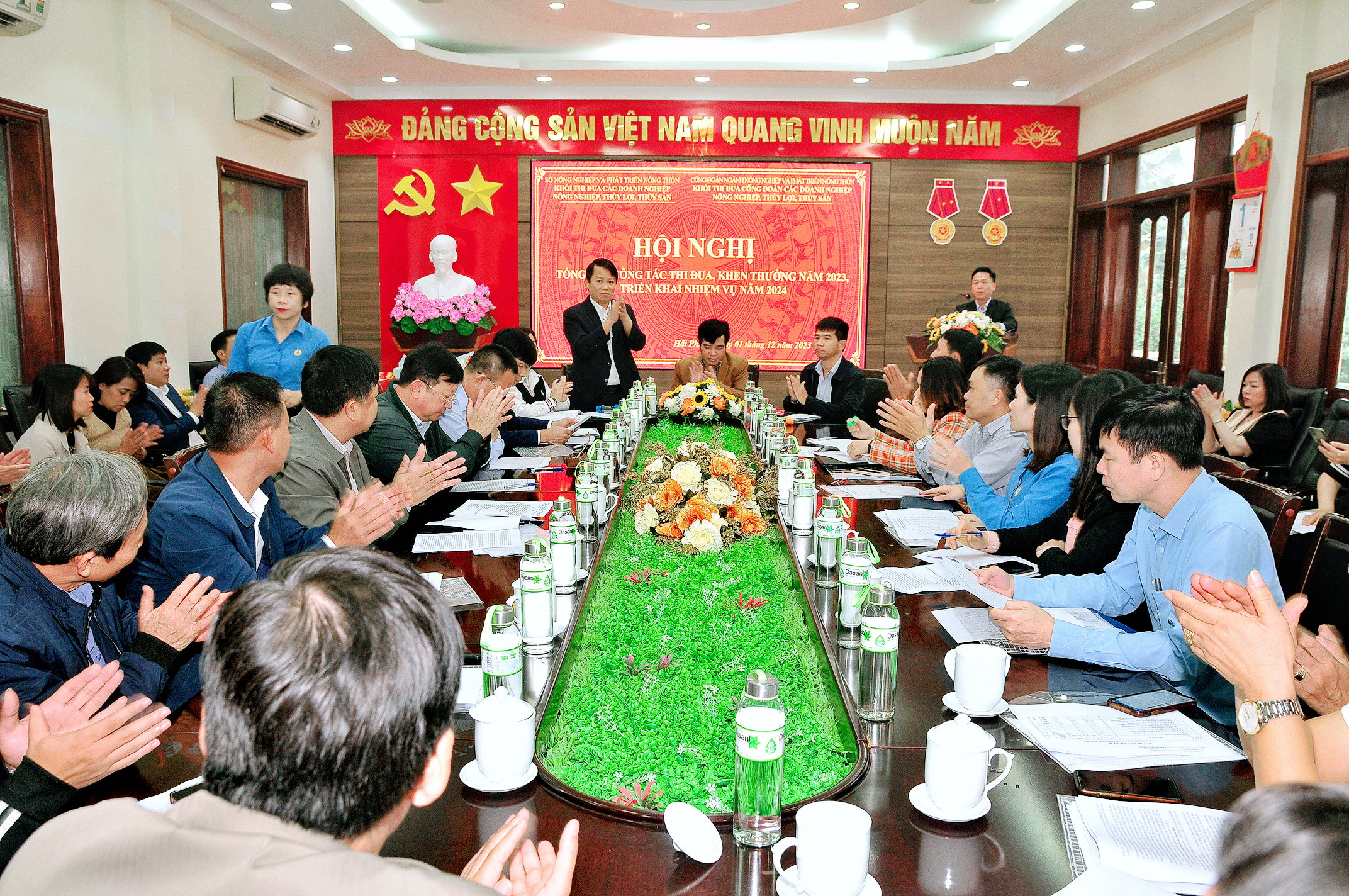 Khối thi đua các doanh nghiệp nông nghiệp, thủy lợi, thủy sản: 100% các đơn vị hoàn thành chỉ tiêu nộp ngân sách nhà nước năm 2023