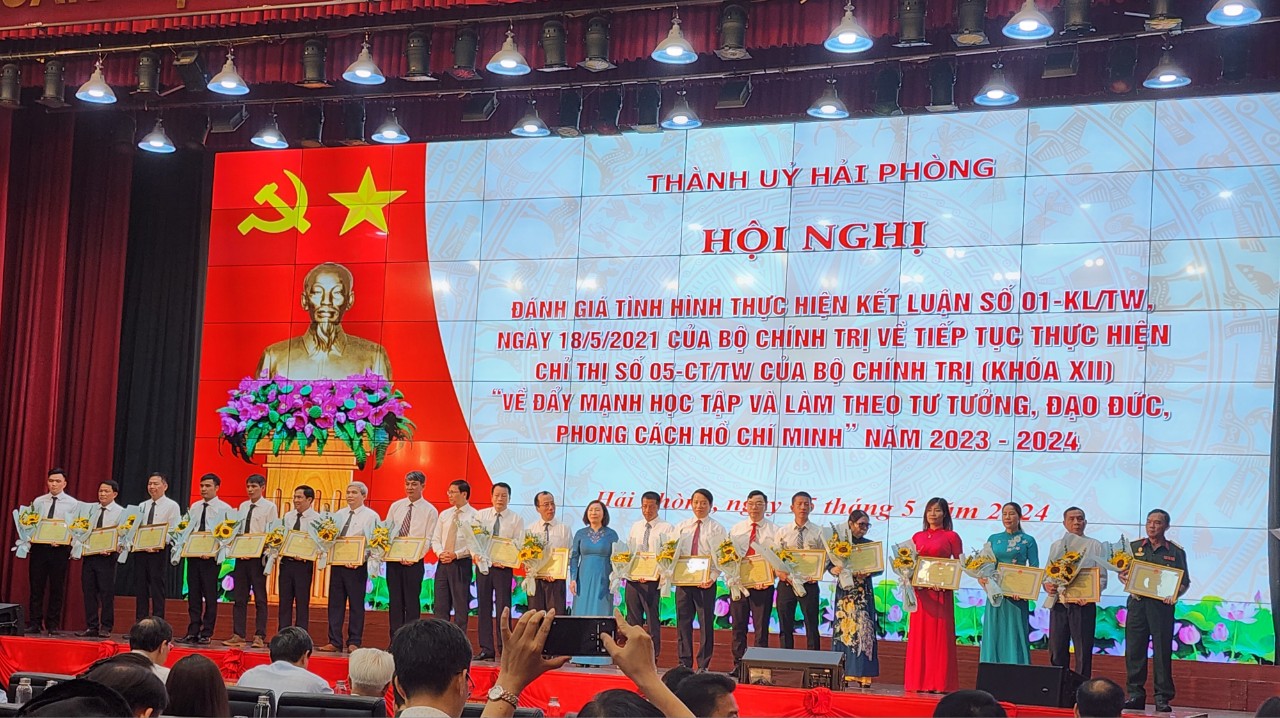 Đảng bộ Công ty TNHH MTV Khai thác công trình thủy lợi Đa Độ: Hiệu quả từ việc triển khai Chỉ thị số 05 gắn với xây dựng văn hóa doanh nghiệp.